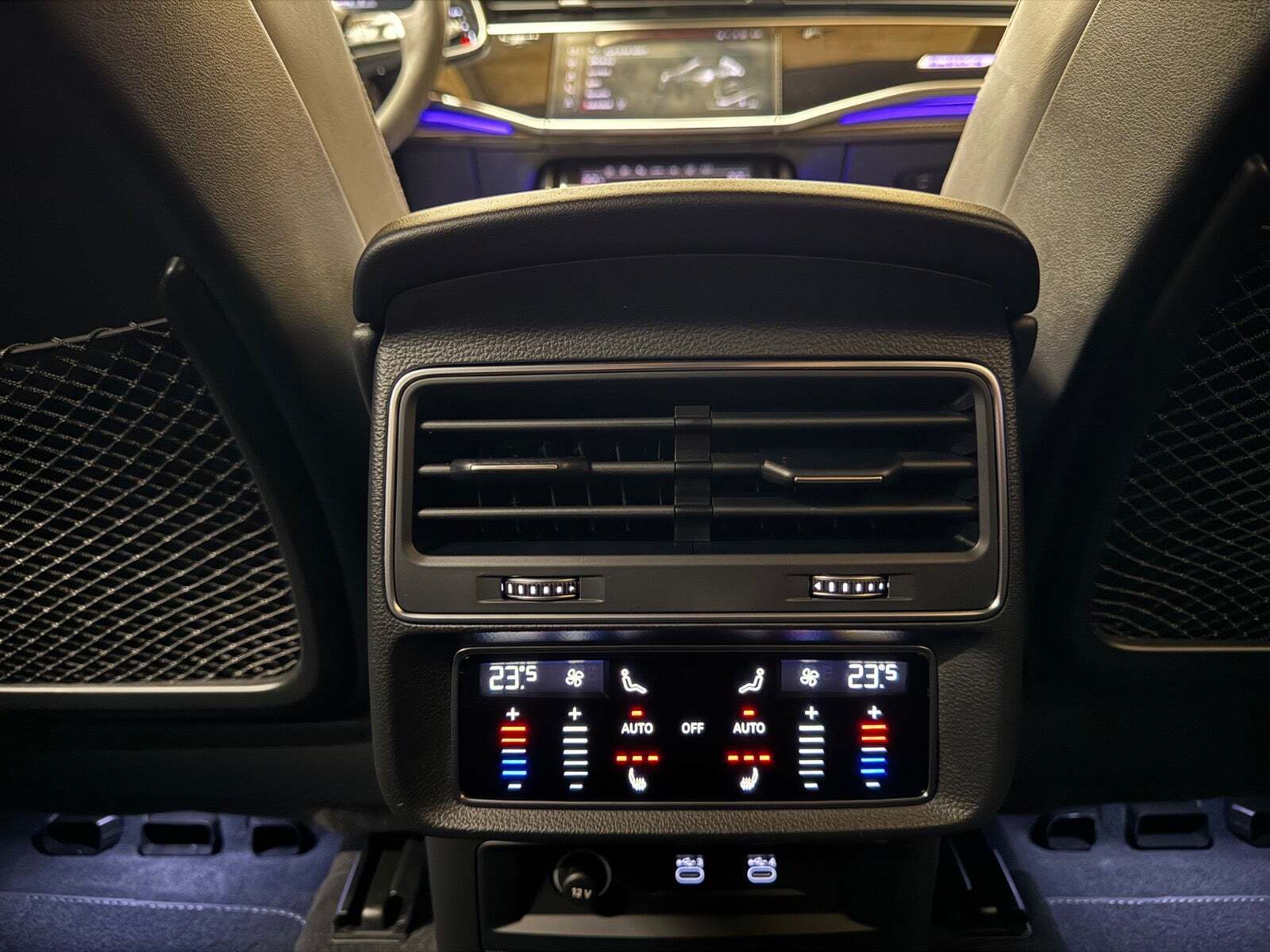 Sort Audi SQ8 fra 2022