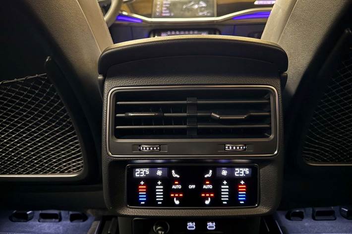 Sort Audi SQ8 fra 2022