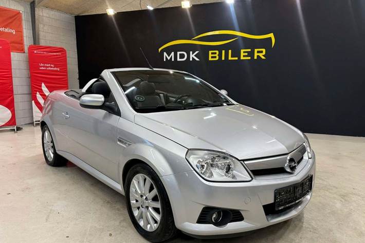 undefined Opel Tigra fra 2005 set udefra