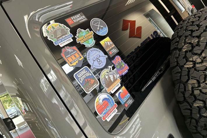 Grå Suzuki Jimny fra 2024