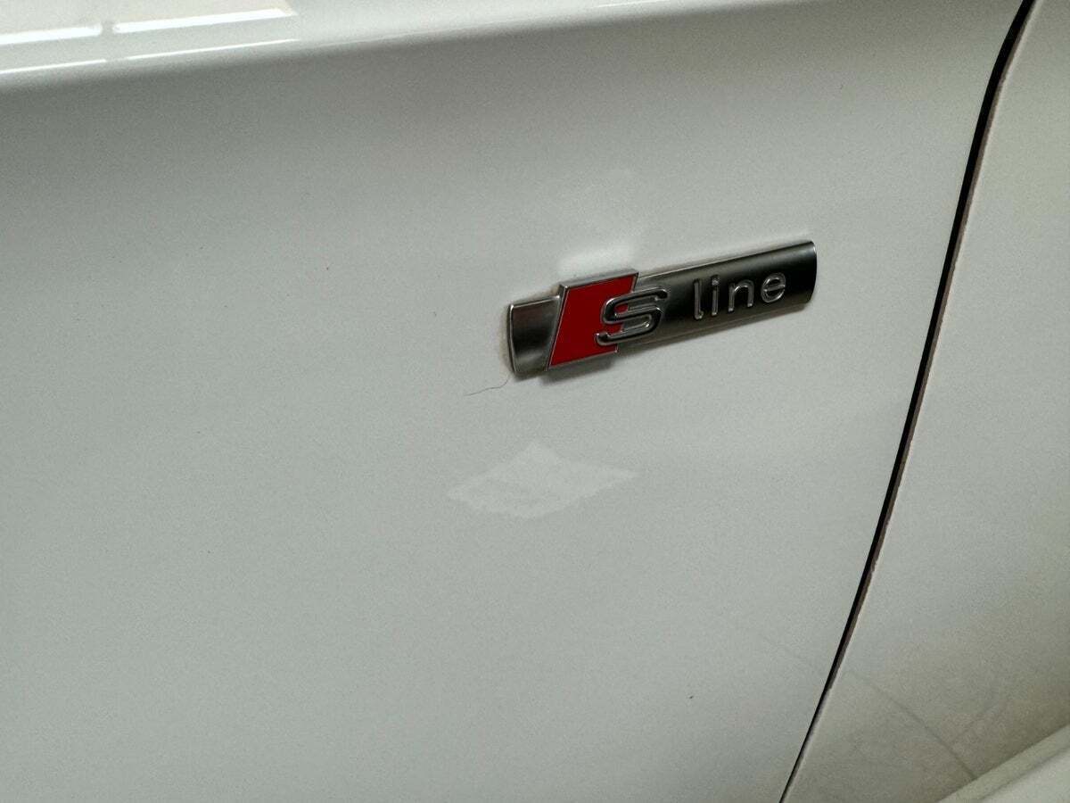 Hvid Audi A3 fra 2020