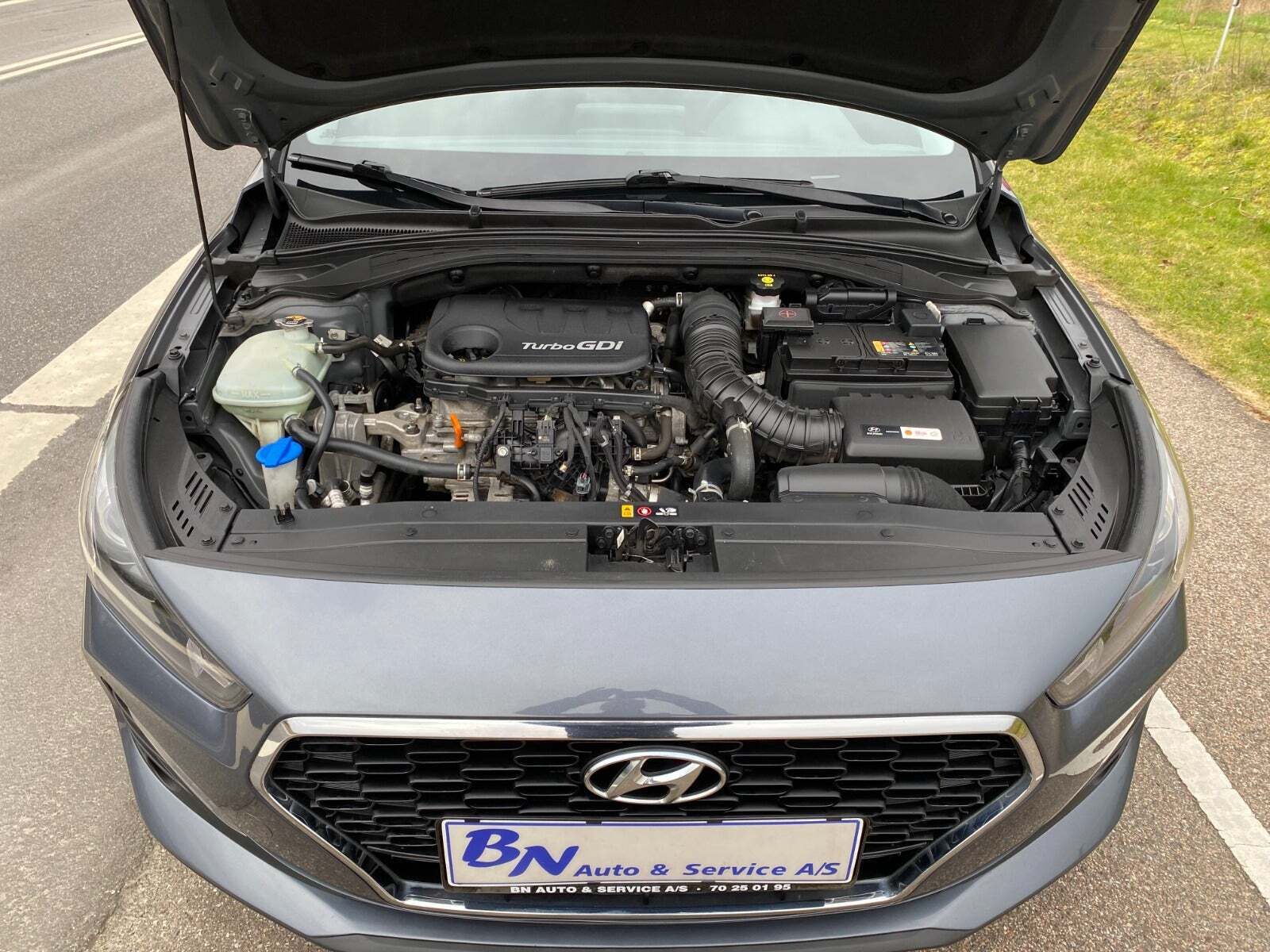 Grå Hyundai i30 fra 2018 set udefra
