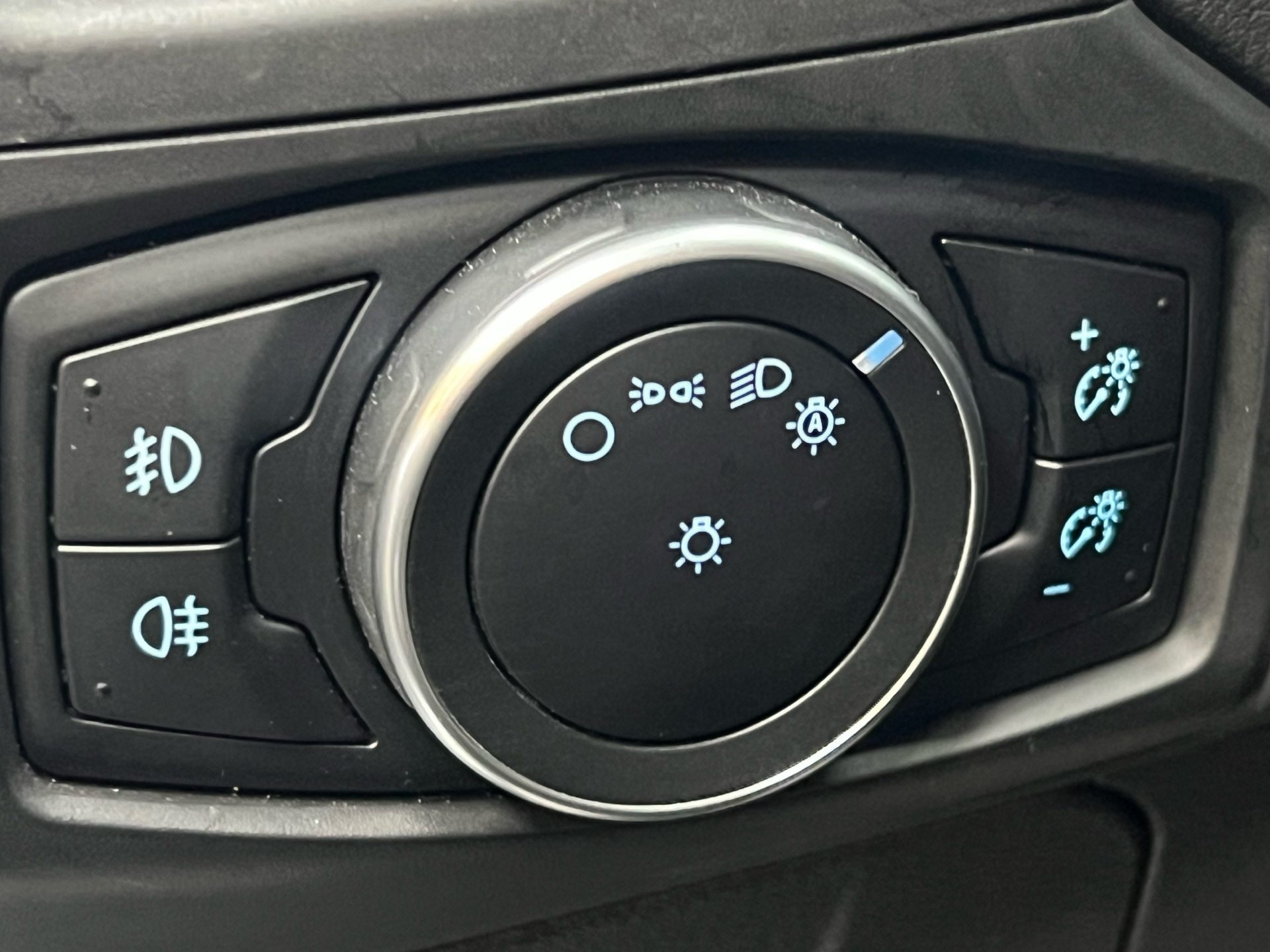 Hvid Ford Focus fra 2016