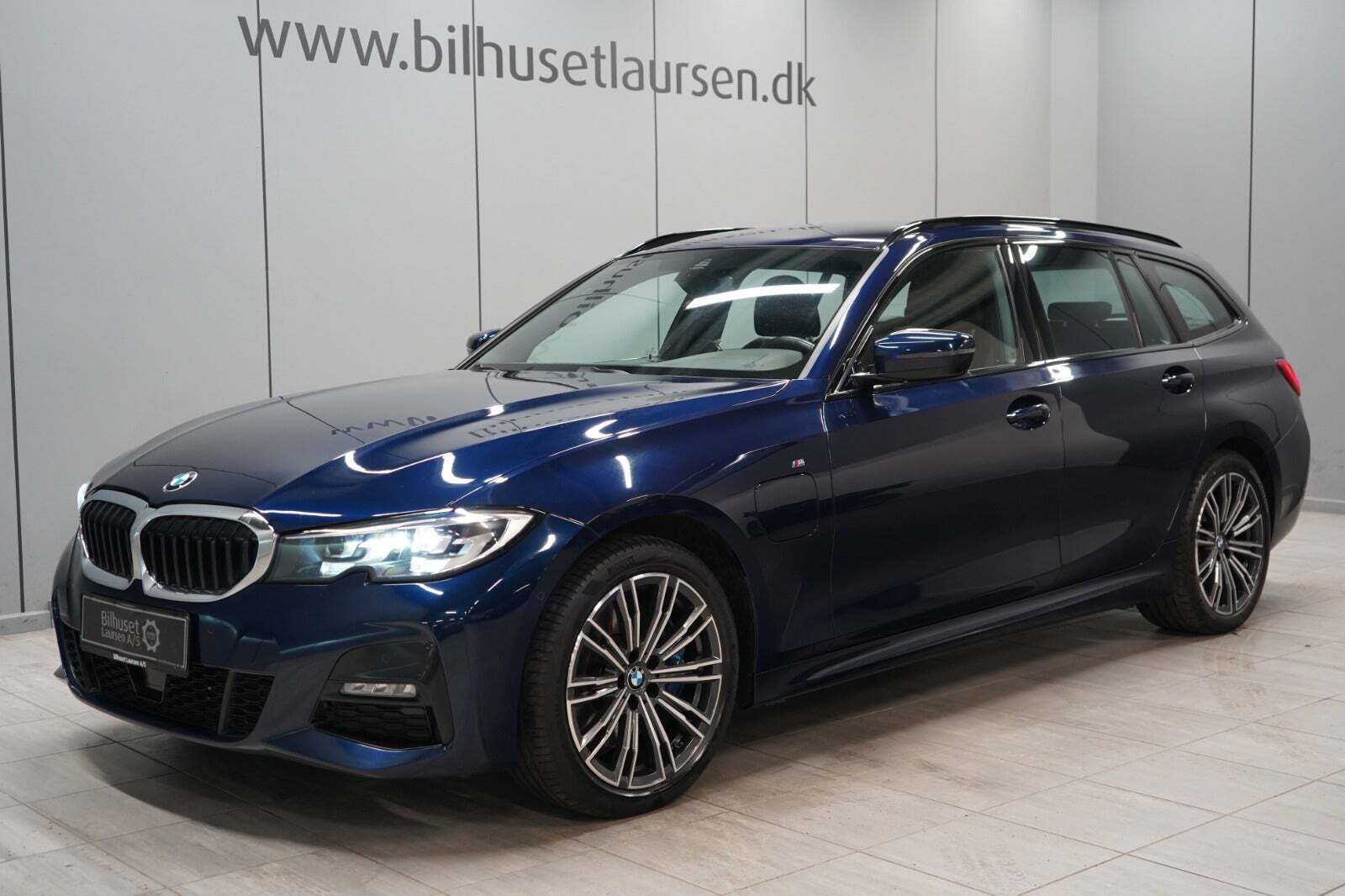 BMW 330e