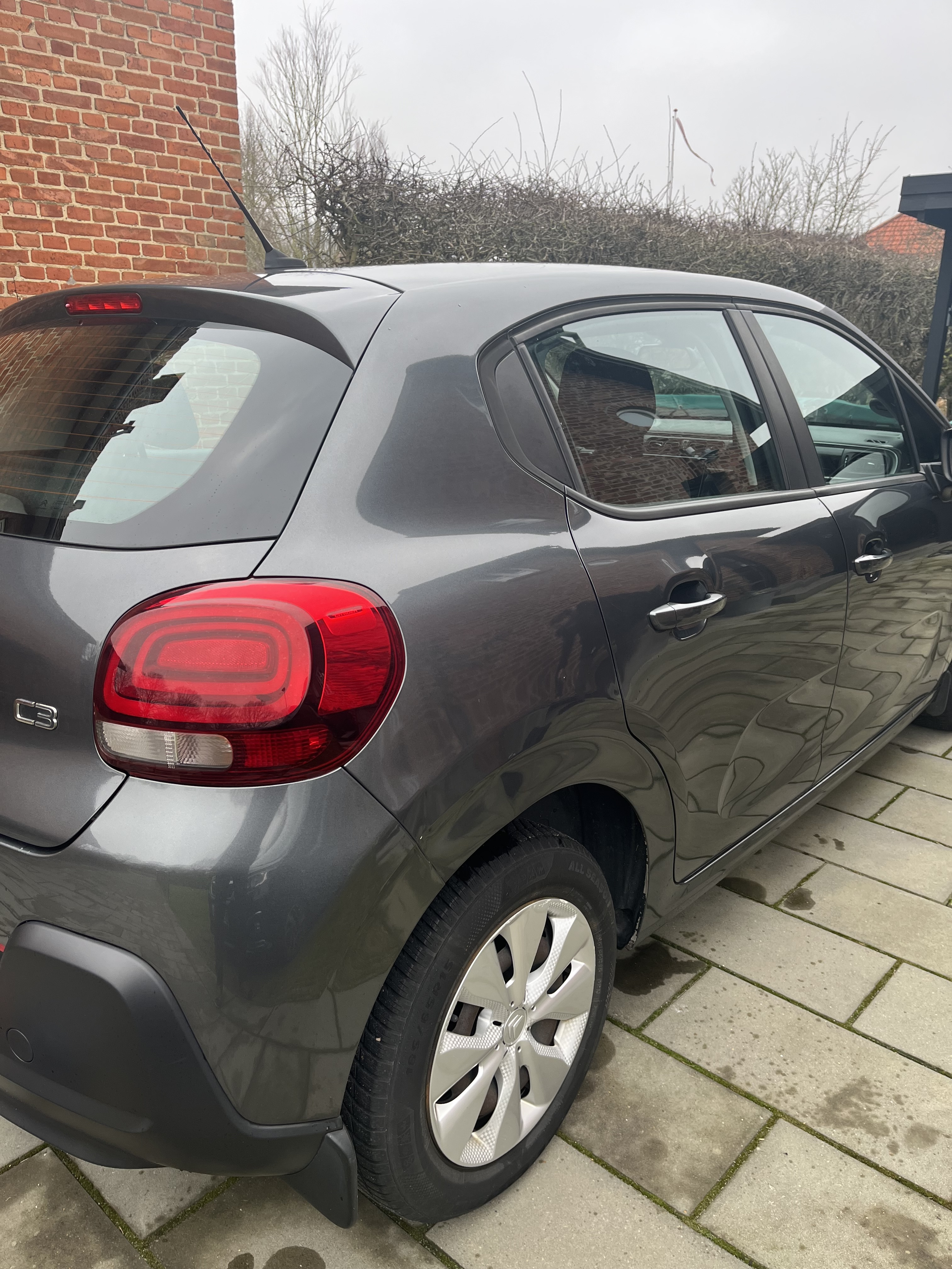 Grå Citroën C3 fra 2017