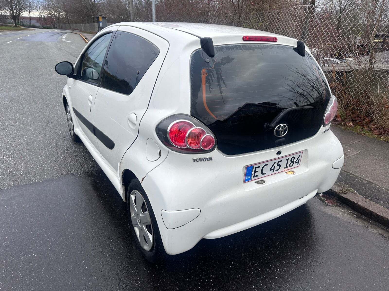 Grøn Toyota Aygo fra 2011