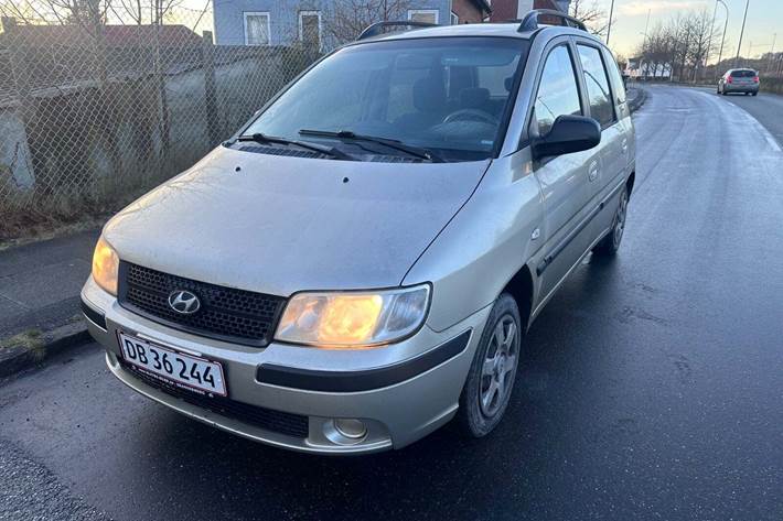 Grøn Hyundai Matrix fra 2007 set udefra