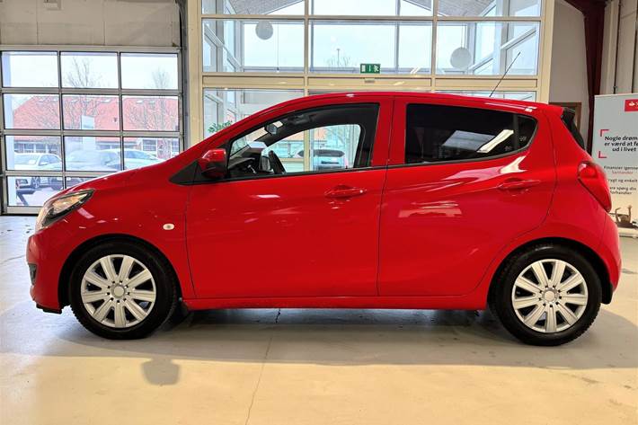 Rød Opel Karl fra 2015