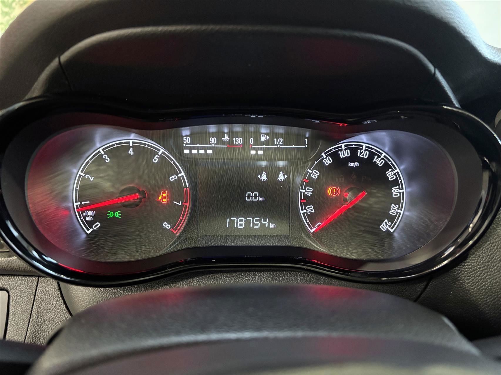 Rød Opel Karl fra 2015