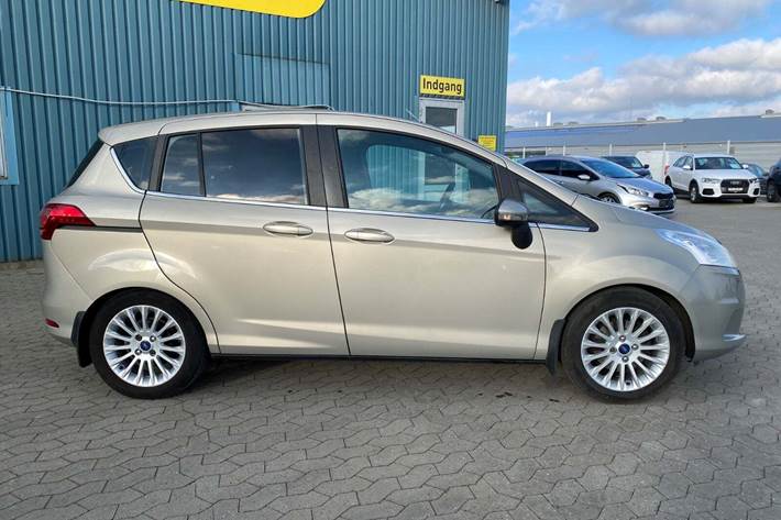 Grå Ford B-MAX fra 2013