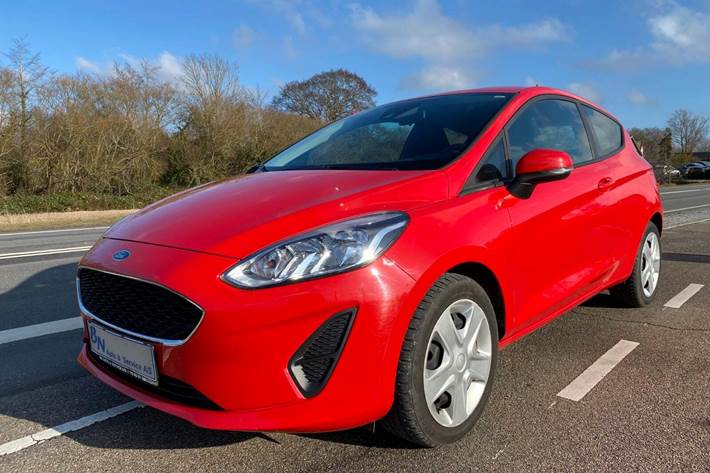 Rød Ford Fiesta fra 2018 set udefra