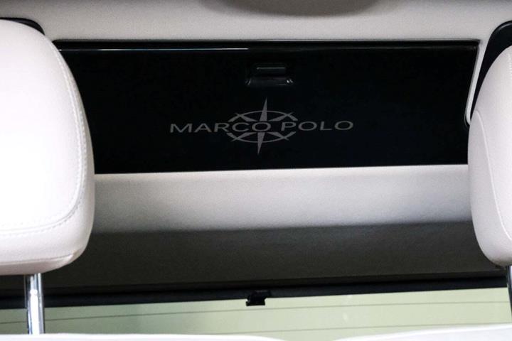 Grå Mercedes V300 d fra 2021