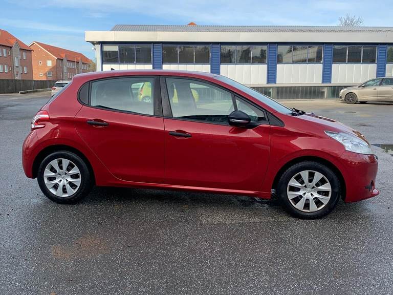Peugeot 208 1,0 VTi 5D