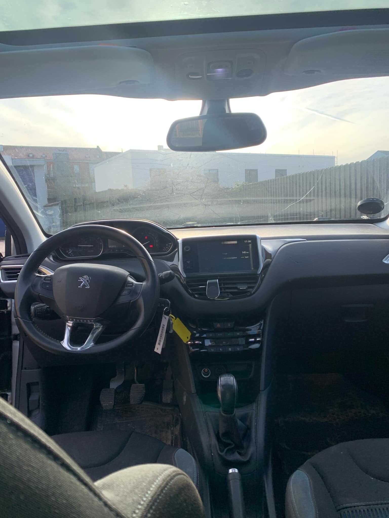 Peugeot 208 1,2 VTI 82 HK 5-D