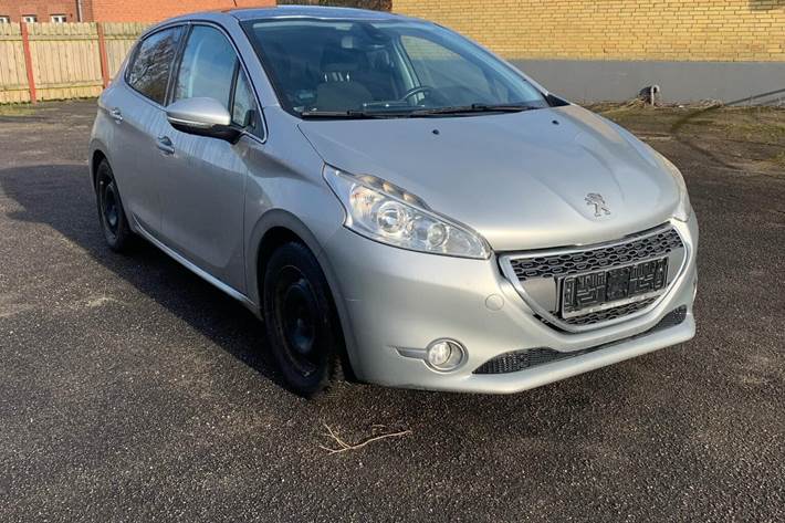 Sølv Peugeot 208 fra 2013