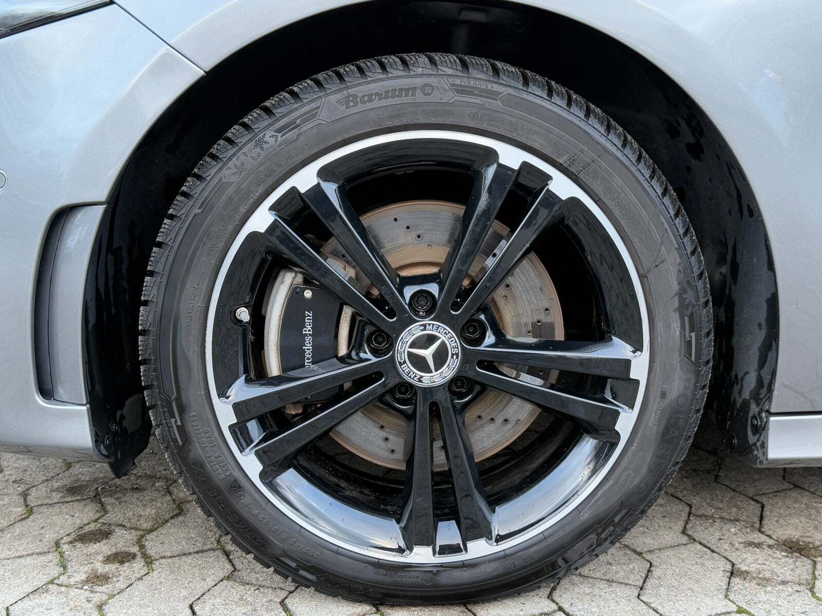 Grå Mercedes A250 e fra 2020