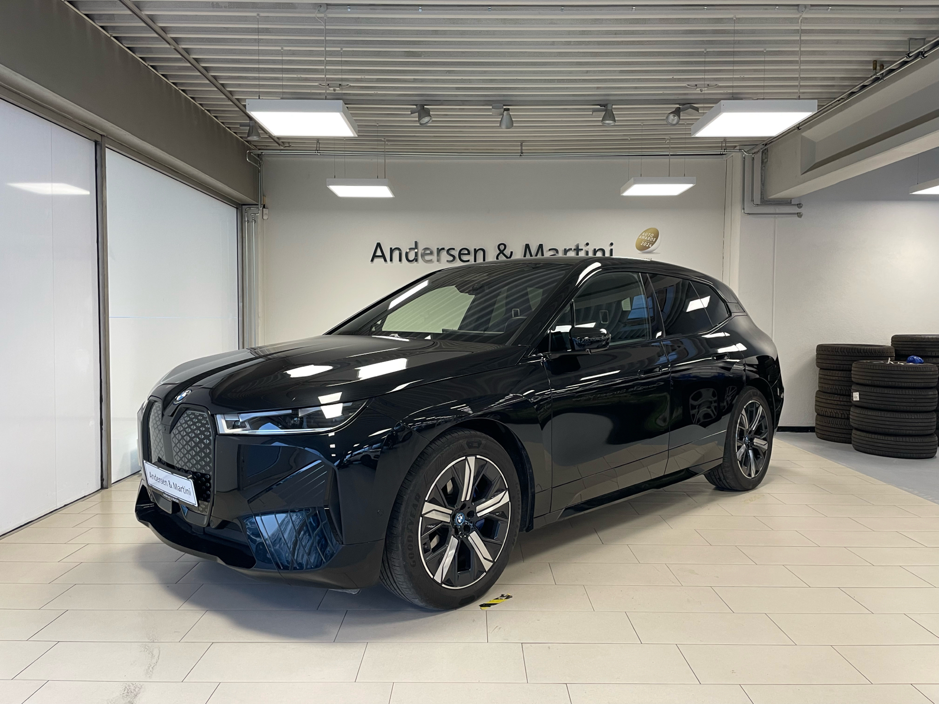Sort BMW iX fra 2023