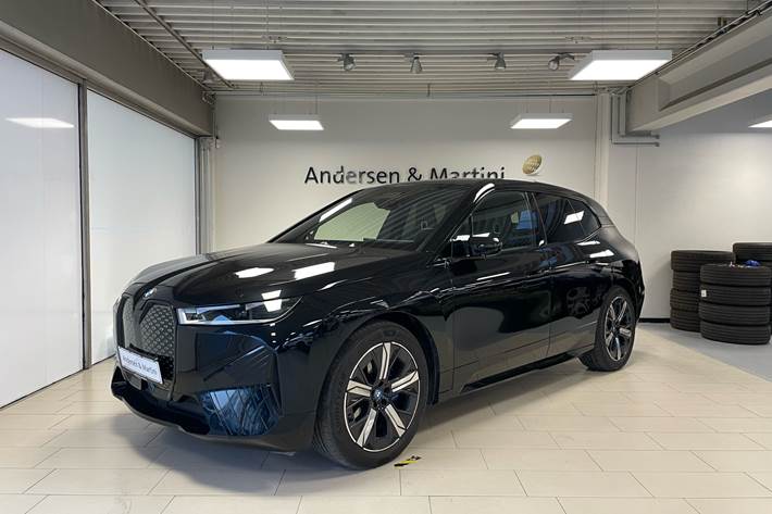 Sort BMW iX fra 2023