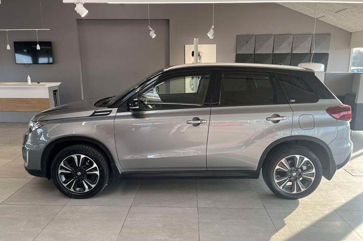 Grå Suzuki Vitara fra 2019