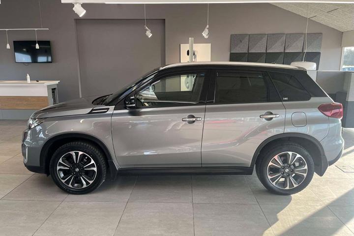 Grå Suzuki Vitara fra 2019