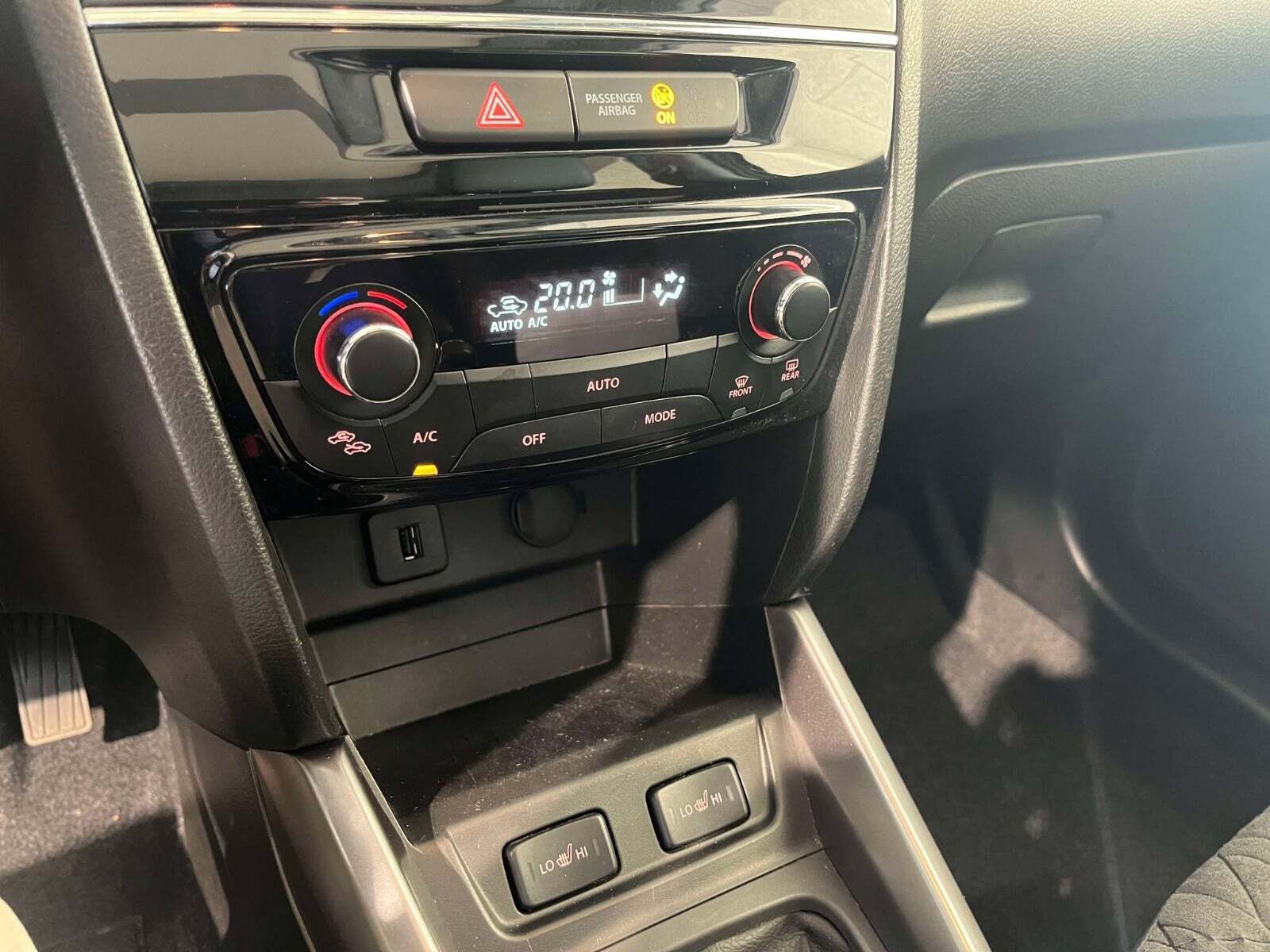 Grå Suzuki Vitara fra 2019