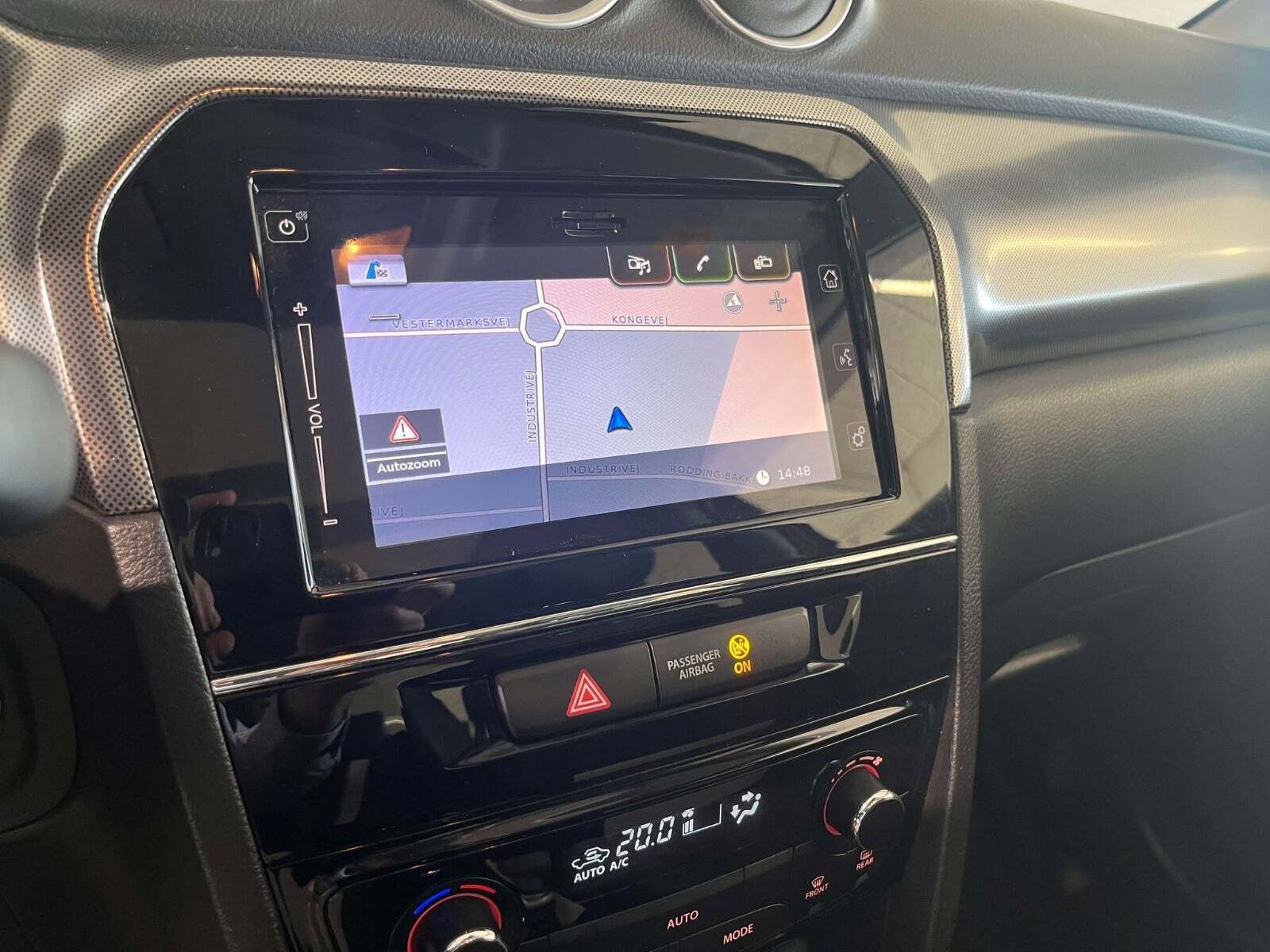 Grå Suzuki Vitara fra 2019