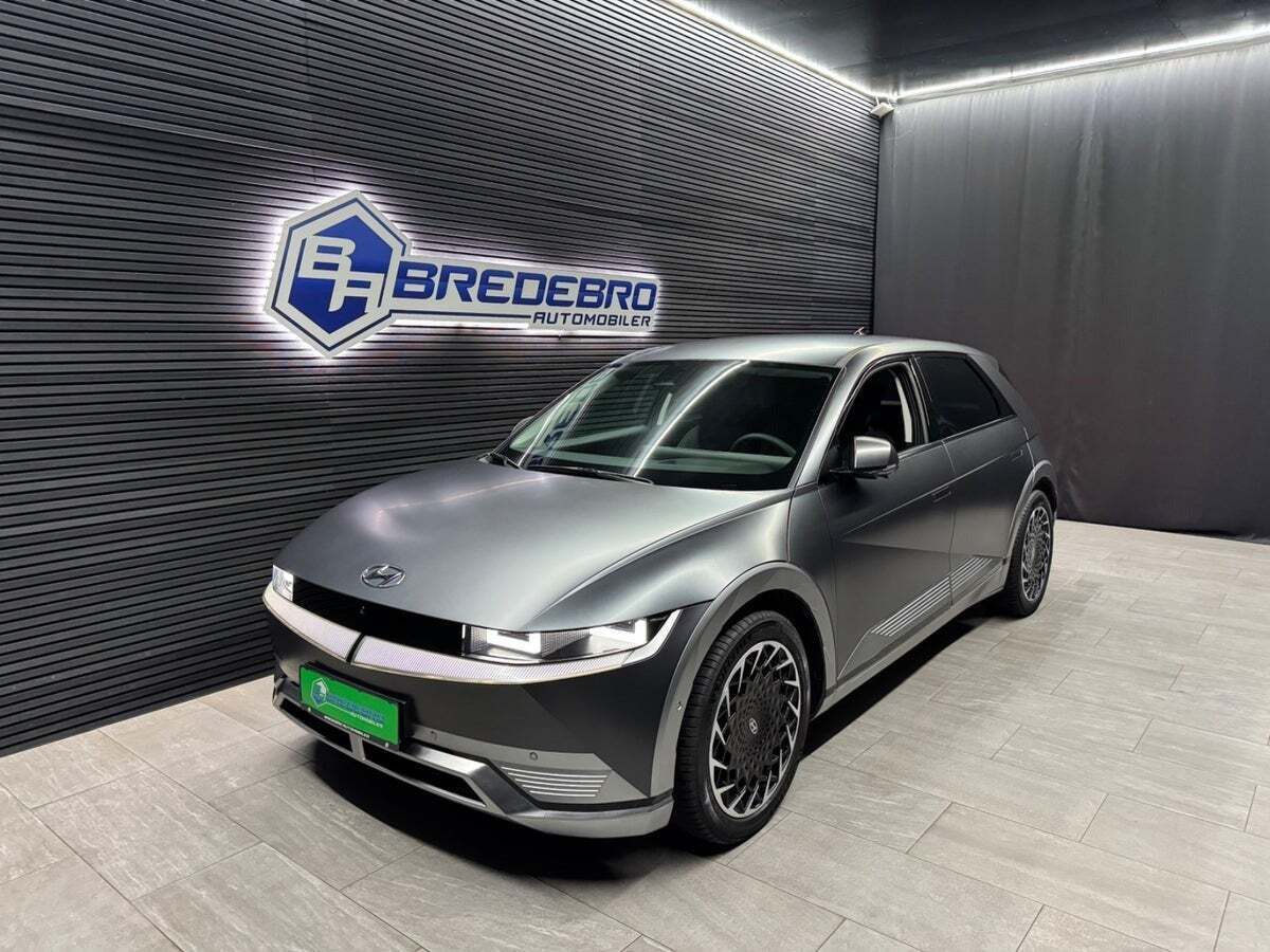 Grå Hyundai Ioniq 5 fra 2024