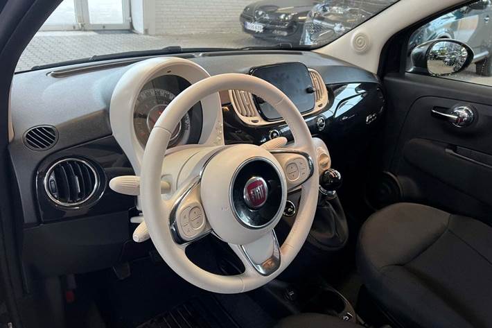 Sort Fiat 500 fra 2024