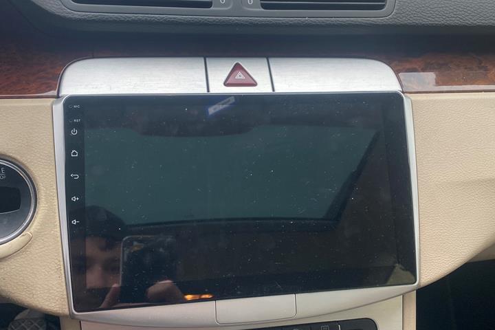 Grå VW Passat CC fra 2009