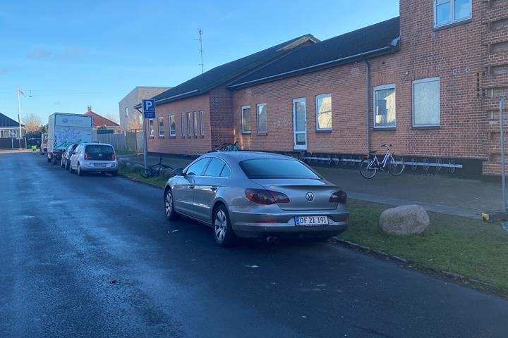 Grå VW Passat CC fra 2009
