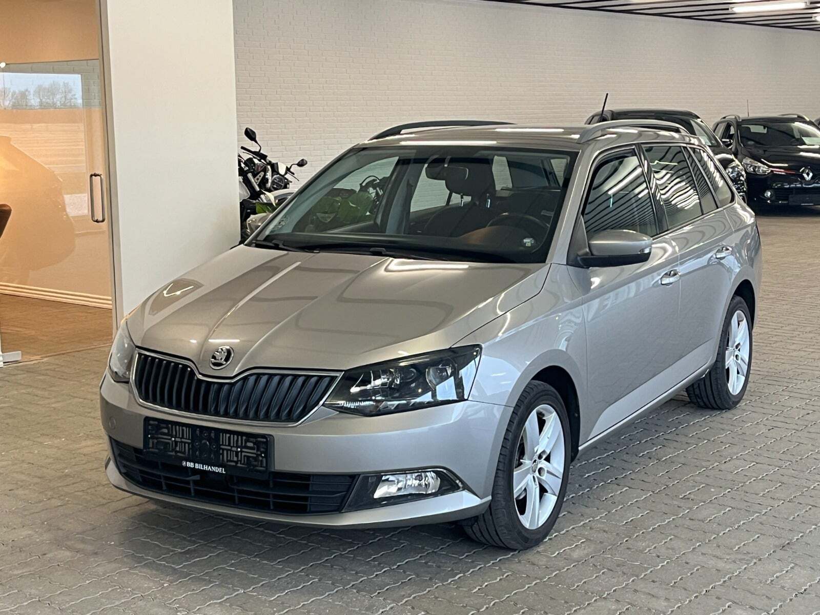 Sølv Skoda Fabia fra 2016
