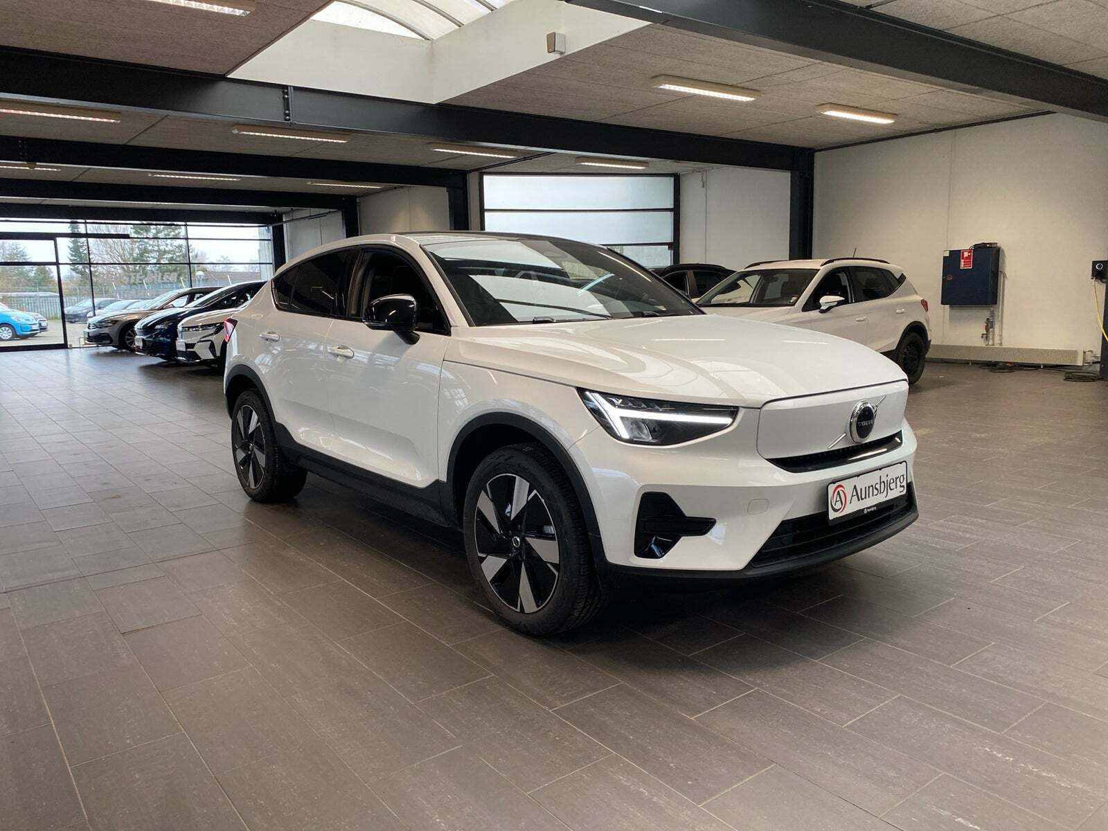 Hvid Volvo C40 fra 2024