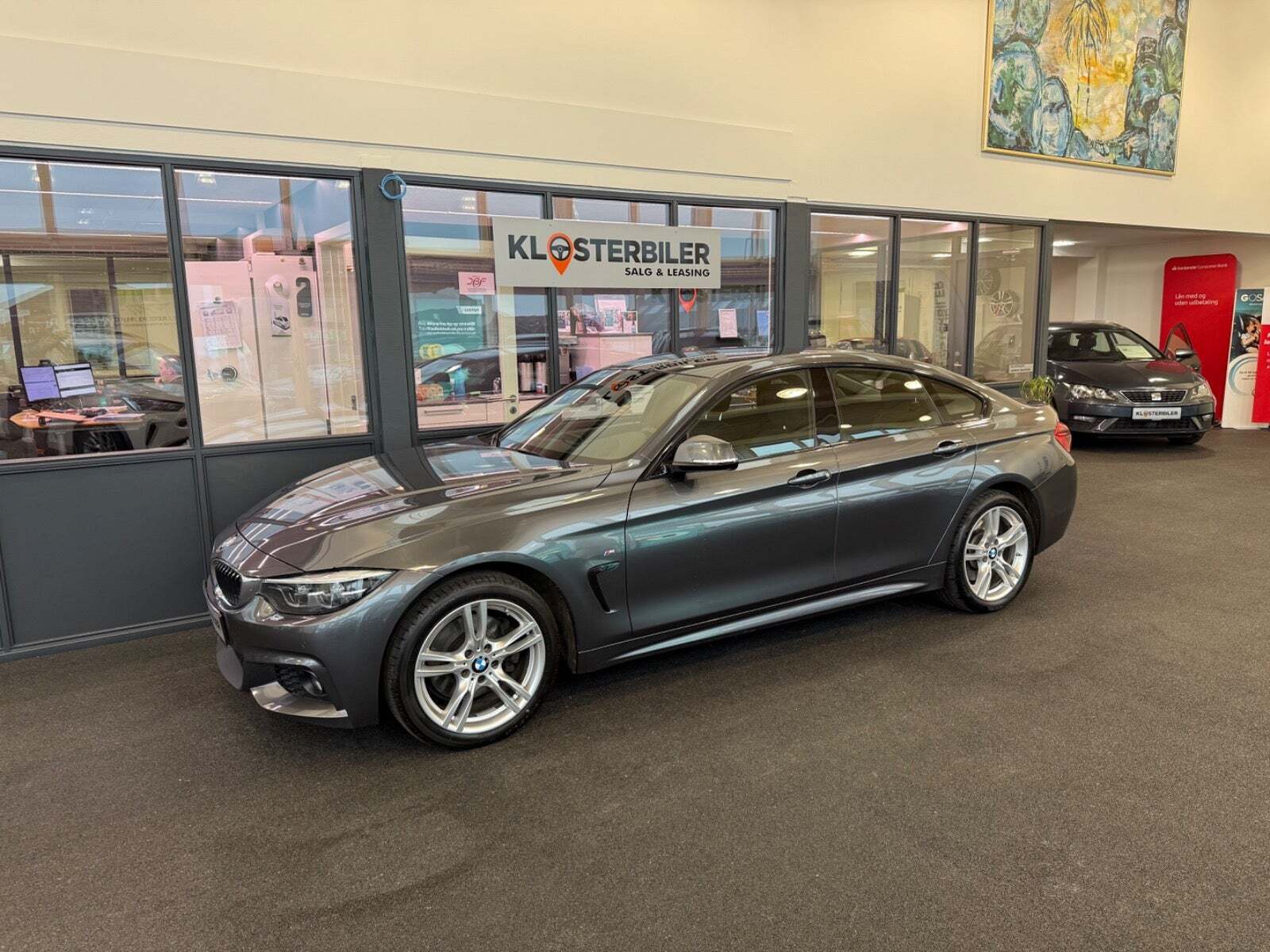 Grå BMW 430d fra 2017 set udefra