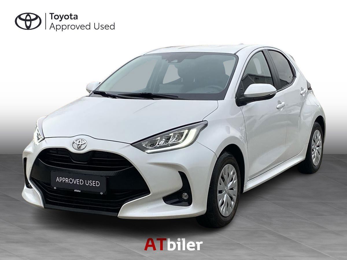 Hvid Toyota Yaris fra 2021