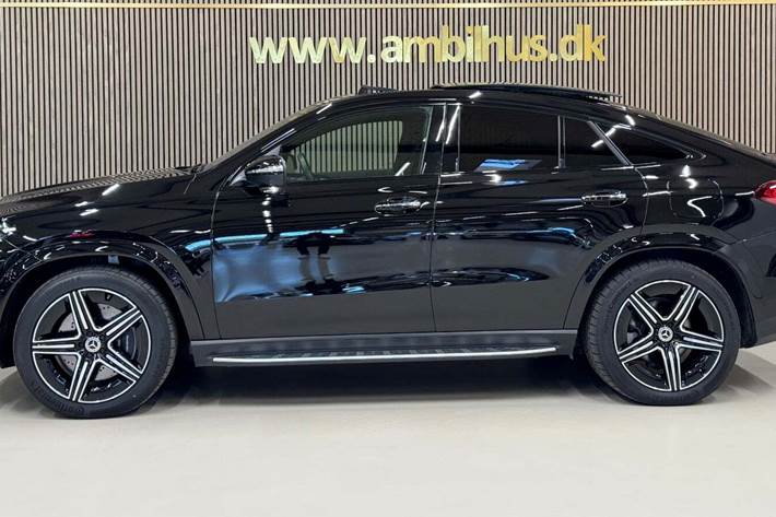Sort Mercedes GLE350 de fra 2024