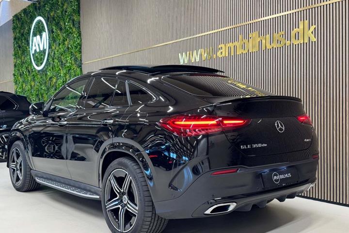 Sort Mercedes GLE350 de fra 2024