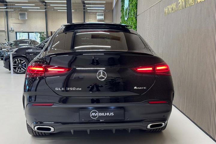 Sort Mercedes GLE350 de fra 2024