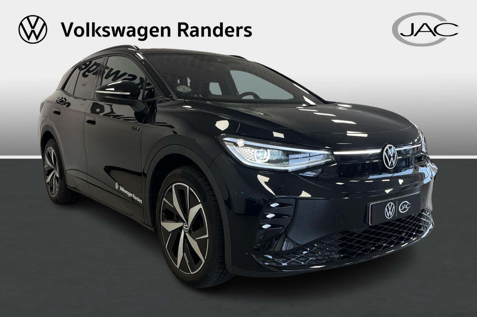 Sort VW ID.4 fra 2025 set udefra