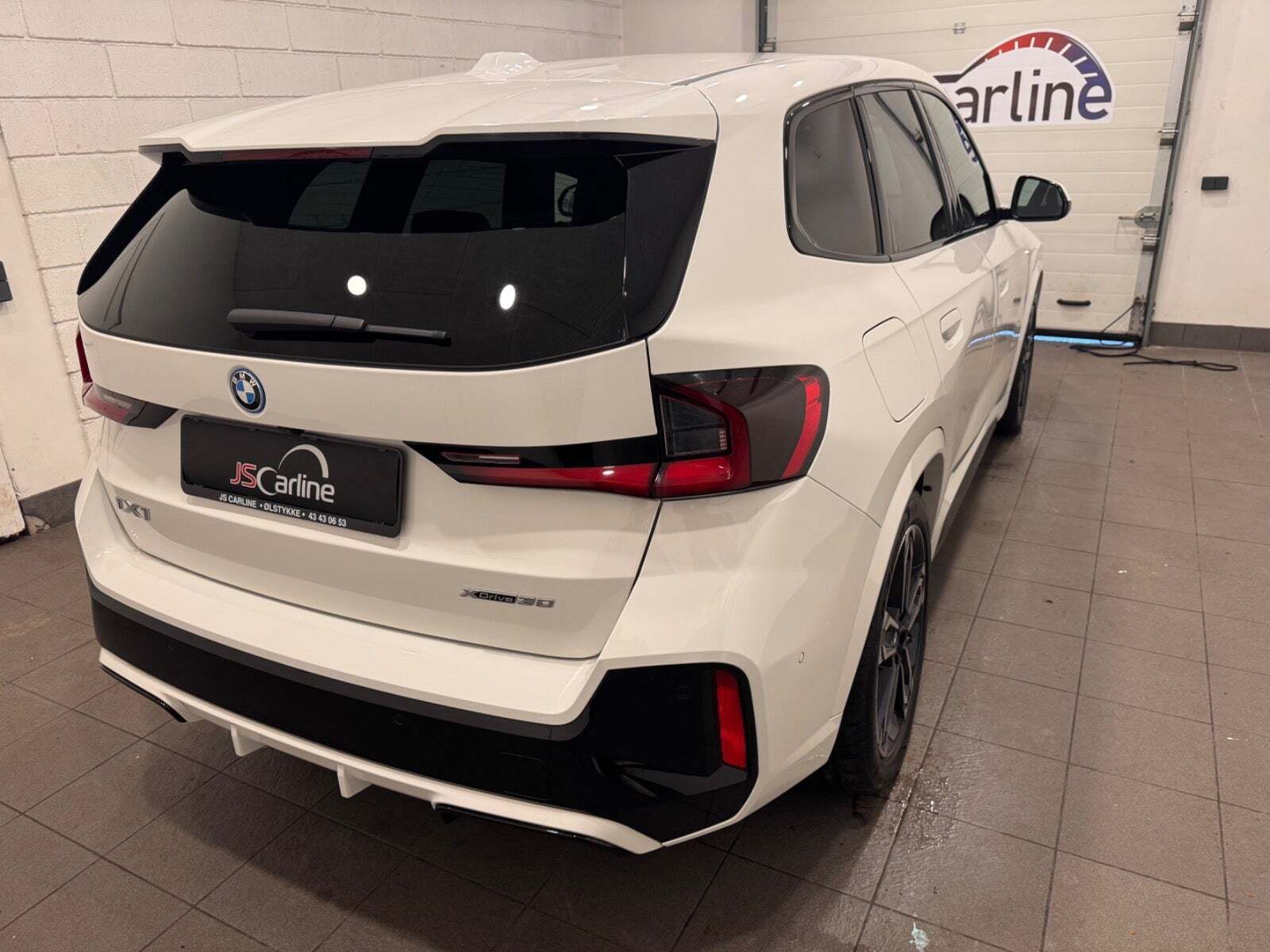Hvid BMW iX1 fra 2024