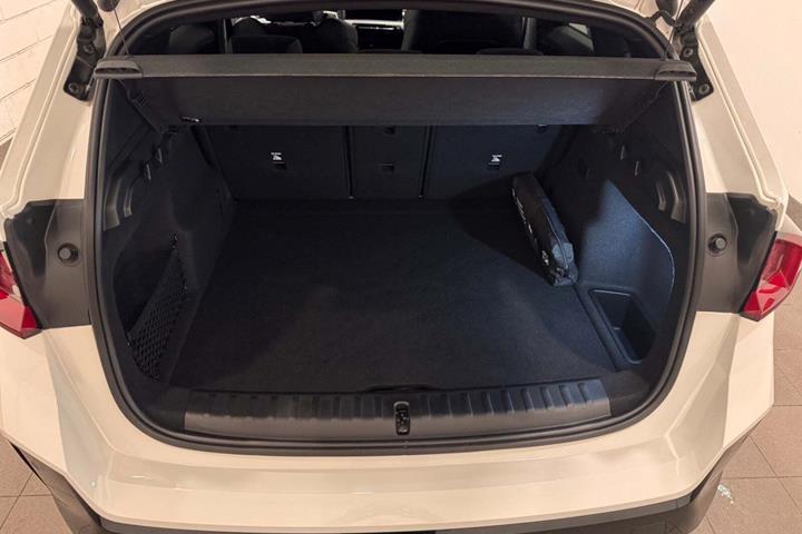 Hvid BMW iX1 fra 2024