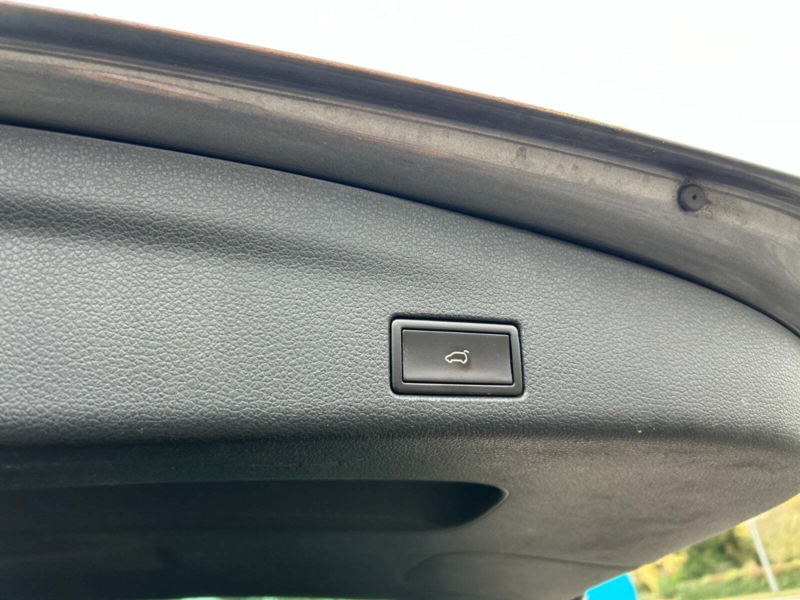 Sort VW Sharan fra 2011