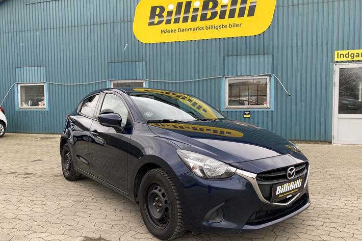 Blå Mazda 2 fra 2018 set udefra