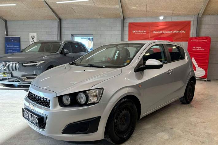 undefined Chevrolet Aveo fra 2013 set udefra