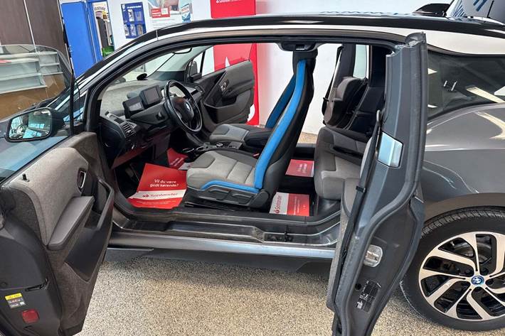 Grå BMW i3 fra 2019
