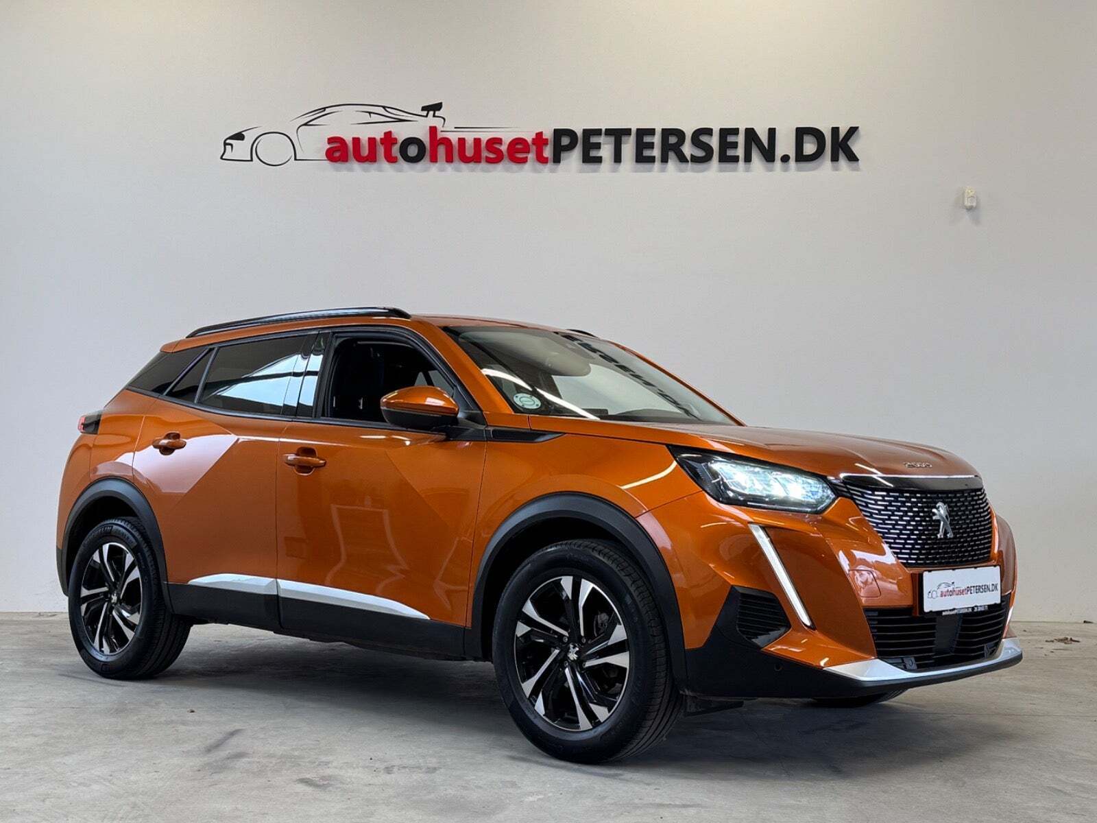 Bronze Peugeot 2008 fra 2020 set udefra