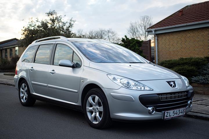 Sølv Peugeot 307 fra 2005