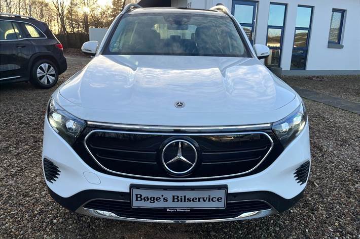 Hvid Mercedes EQB 250 fra 2023