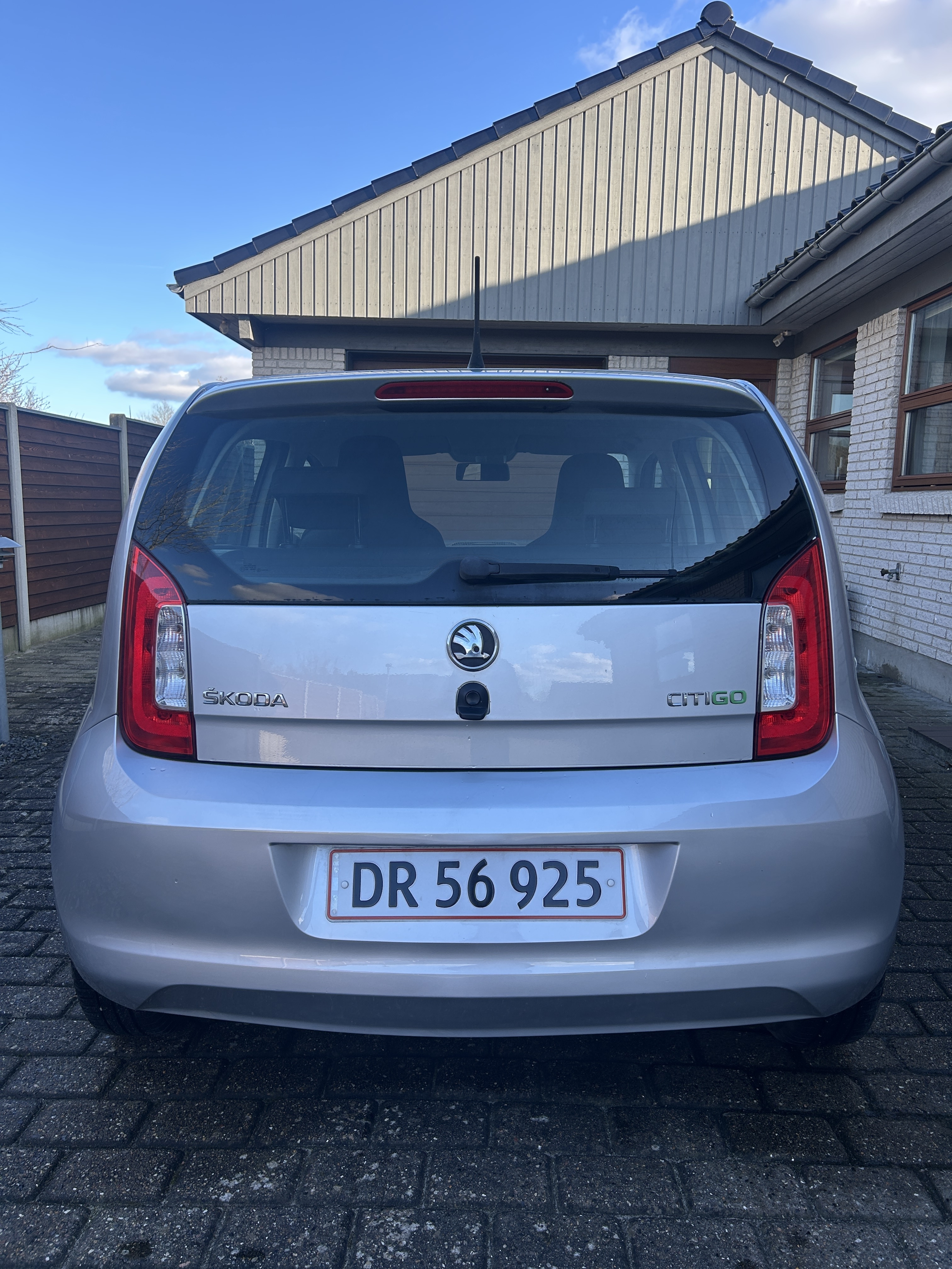 Grå Skoda Citigo fra 2013