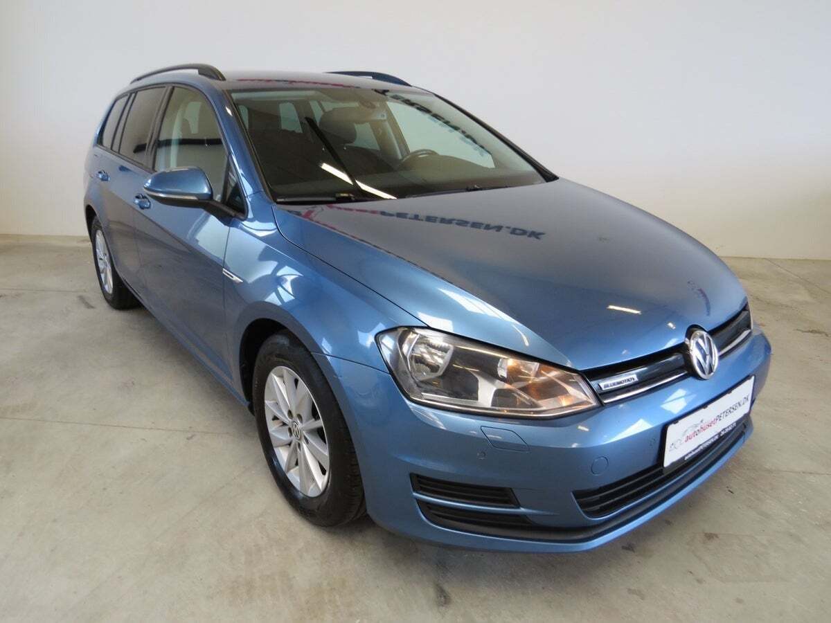 Blå VW Golf VII fra 2015