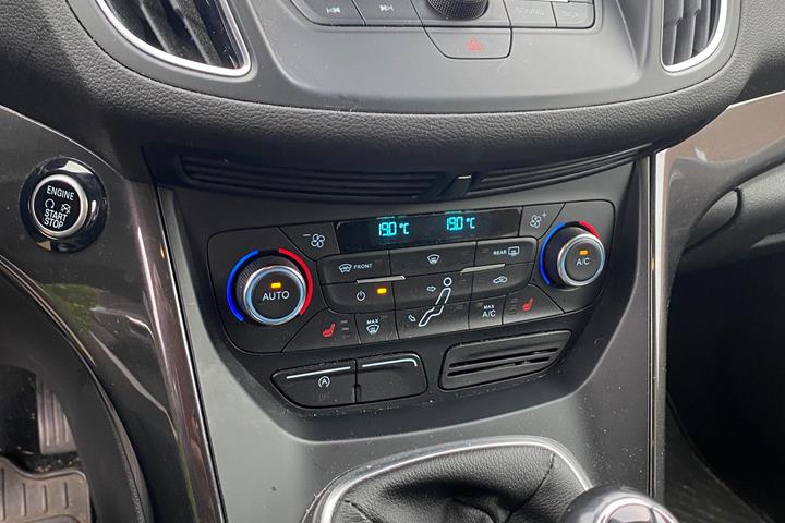 Grå Ford C-MAX fra 2018